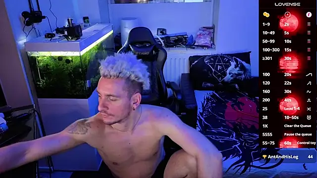 Snapshot of Rayzel_White chatting on February 25, 2026, 2:10 am Rayzel White online show from February 25, 2026, 2:10 am