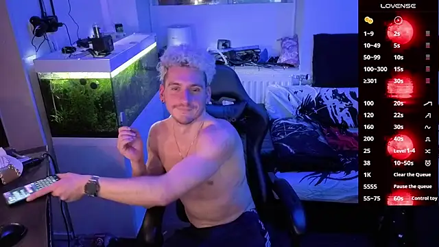 Snapshot of Rayzel_White chatting on February 27, 2026, 9:37 pm Rayzel White online show from February 27, 2026, 9:37 pm