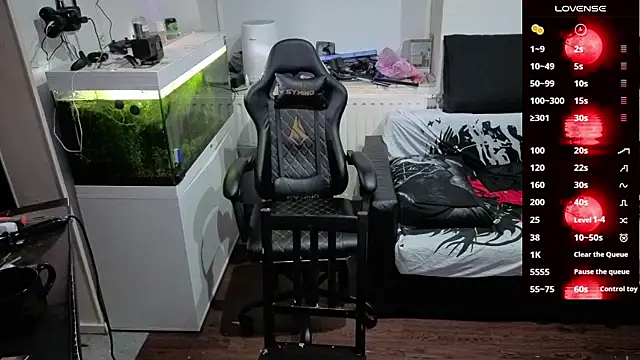 Snapshot of Rayzel_White chatting on March 2, 2026, 8:04 pm Rayzel White online show from March 2, 2026, 8:04 pm