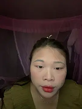 Snapshot of Emxinh123cute chatting on January 14, 2026, 2:28 am Emxinh123cute online show from January 14, 2026, 2:28 am