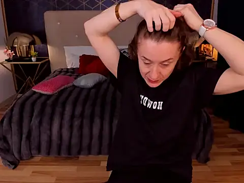 Snapshot of GingerWixxx chatting on February 3, 2026, 5:38 am GingerWixxx online show from February 3, 2026, 5:38 am