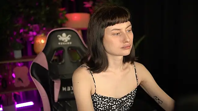 baby luna xo online show from January 14, 2026, 11:27 am