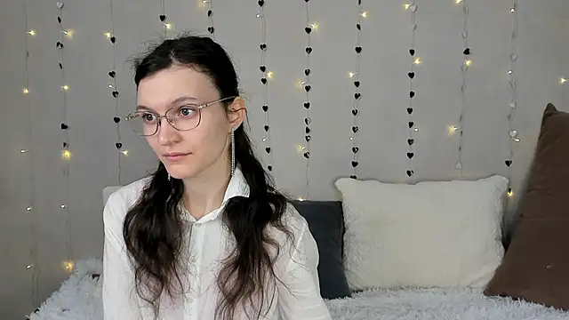 Snapshot of ThoraMarola chatting on February 17, 2026, 5:04 am ThoraMarola online show from February 17, 2026, 5:04 am