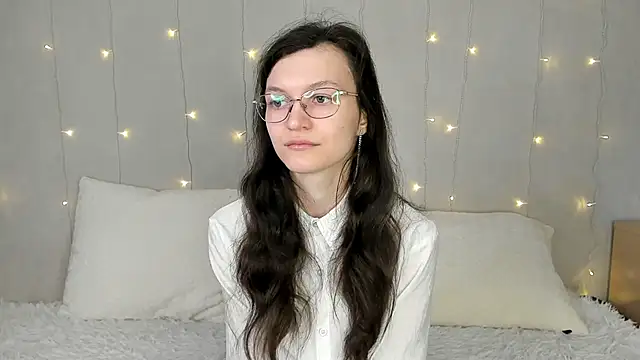 Snapshot of ThoraMarola chatting on February 20, 2026, 4:42 am ThoraMarola online show from February 20, 2026, 4:42 am