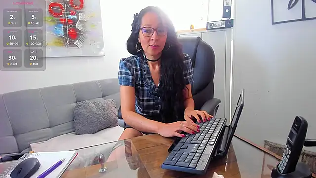 loretta fraser online show from May 15, 2026, 1:07 pm