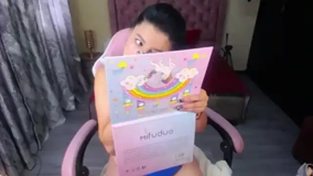 Snapshot of keileen_luna chatting on April 15, 2026, 8:53 pm keileen luna online show from April 15, 2026, 8:53 pm