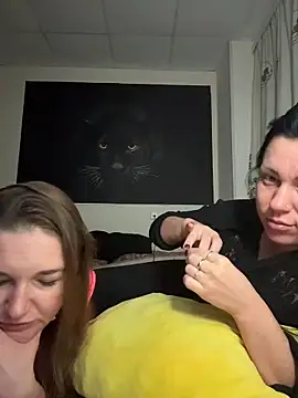 Snapshot of _Mila_Love chatting on February 17, 2026, 4:24 pm Mila Love online show from February 17, 2026, 4:24 pm