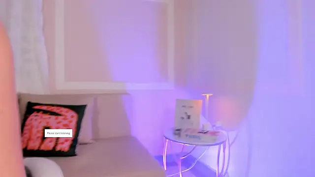 Snapshot of liaamoon_ chatting on April 11, 2026, 12:20 pm liaamoon online show from April 11, 2026, 12:20 pm