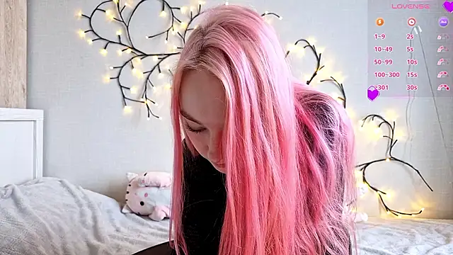 Snapshot of MisaMew chatting on February 2, 2026, 8:13 am MisaMew online show from February 2, 2026, 8:13 am