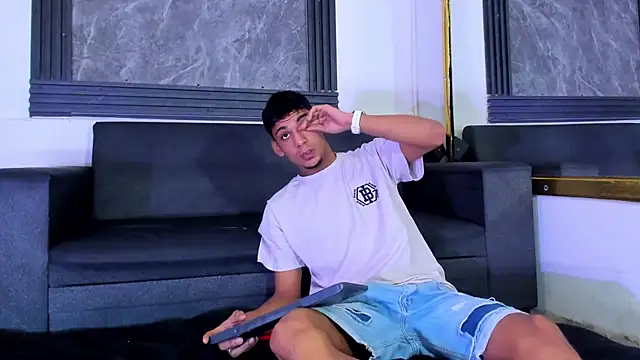 Snapshot of ALEX_KEITH26 chatting on February 15, 2026, 12:36 pm ALEX KEITH26 online show from February 15, 2026, 12:36 pm