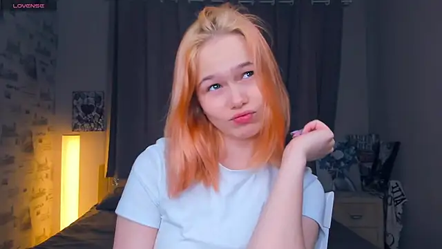 Snapshot of OwlLynn chatting on February 12, 2026, 8:53 am OwlLynn online show from February 12, 2026, 8:53 am