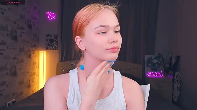 Snapshot of OwlLynn chatting on February 21, 2026, 8:15 am OwlLynn online show from February 21, 2026, 8:15 am