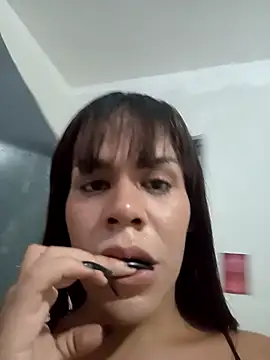 Snapshot of julleane chatting on January 16, 2026, 1:20 am julleane online show from January 16, 2026, 1:20 am