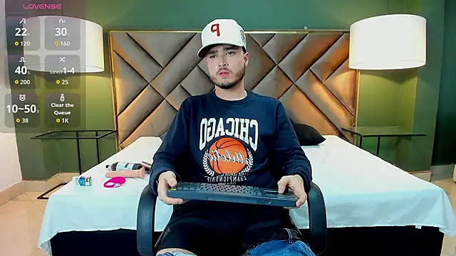 Salvattore Muller online show from March 23, 2026, 8:57 pm