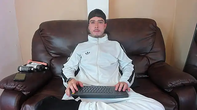 Salvattore Muller online show from April 9, 2026, 12:32 am