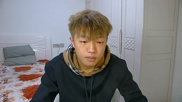 Snapshot of Chocolates-001 chatting on February 3, 2026, 10:42 am Chocolates-001 online show from February 3, 2026, 10:42 am