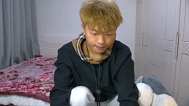 Snapshot of Chocolates-001 chatting on February 6, 2026, 5:56 am Chocolates-001 online show from February 6, 2026, 5:56 am