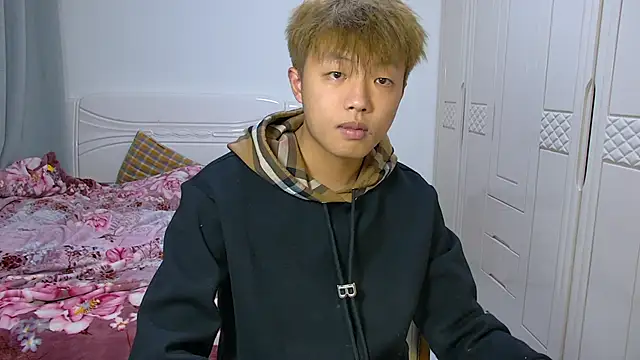 Snapshot of Chocolates-001 chatting on February 10, 2026, 11:03 am Chocolates-001 online show from February 10, 2026, 11:03 am