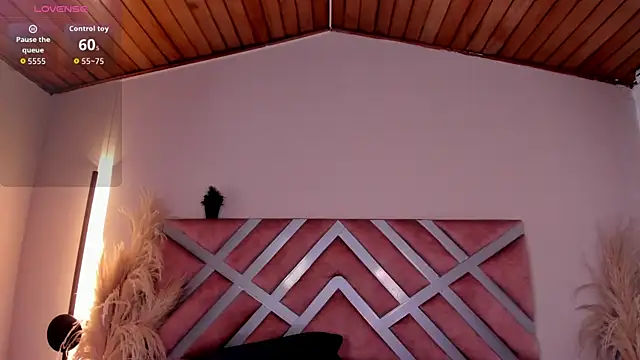 ella  olmos online show from July 13, 2026, 1:58 pm