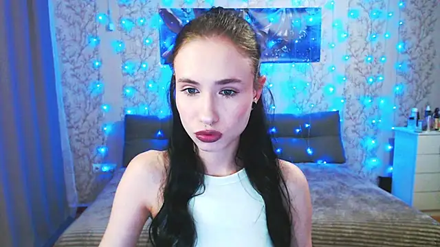 Snapshot of SnowWhite_Lissa chatting on April 6, 2026, 6:53 pm SnowWhite Lissa online show from April 6, 2026, 6:53 pm