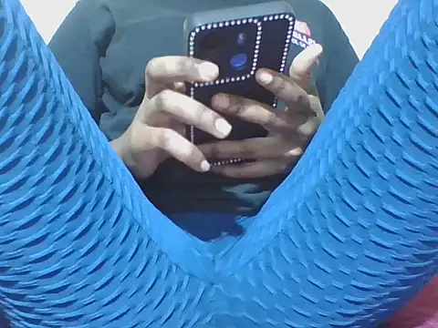 Snapshot of Littlemistress24 chatting on February 24, 2026, 6:06 pm Littlemistress24 online show from February 24, 2026, 6:06 pm