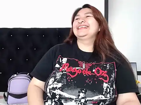 Snapshot of LauraHorny69 chatting on January 31, 2026, 7:11 pm LauraHorny69 online show from January 31, 2026, 7:11 pm