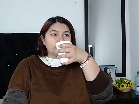 Snapshot of LauraHorny69 chatting on February 11, 2026, 1:05 pm LauraHorny69 online show from February 11, 2026, 1:05 pm