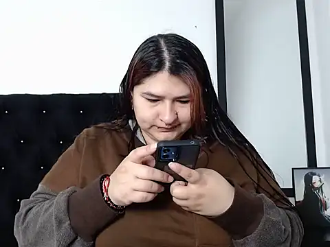 Snapshot of LauraHorny69 chatting on February 16, 2026, 12:56 pm LauraHorny69 online show from February 16, 2026, 12:56 pm