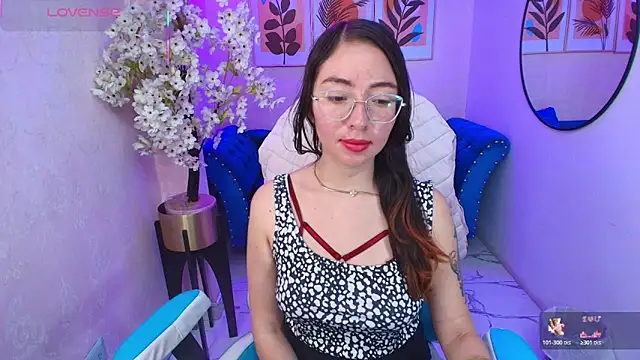 Snapshot of Veronica_miiller chatting on April 25, 2026, 7:00 pm Veronica miiller online show from April 25, 2026, 7:00 pm