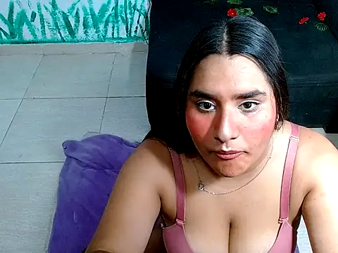 Im May  online show from February 18, 2026, 9:33 pm