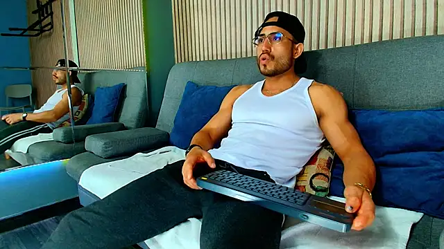 Snapshot of Vans_Ross chatting on February 13, 2026, 6:59 pm Vans Ross online show from February 13, 2026, 6:59 pm