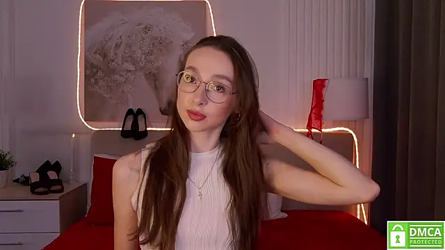 Snapshot of Emily_Simon chatting on February 9, 2026, 5:11 am Emily Simon online show from February 9, 2026, 5:11 am