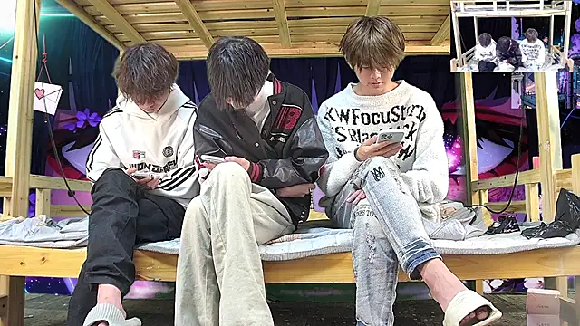 xiaohuangren01 online show from March 9, 2026, 1:53 am