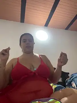 Snapshot of Julissa_x chatting on February 12, 2026, 12:00 pm Julissa x online show from February 12, 2026, 12:00 pm