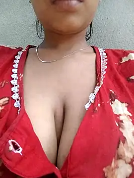 Snapshot of knightqueen12 chatting on February 3, 2026, 5:27 am knightqueen12 online show from February 3, 2026, 5:27 am