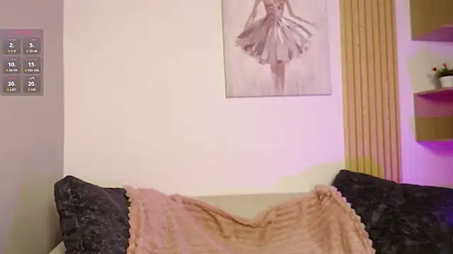 chloe peach  online show from April 14, 2026, 12:55 pm