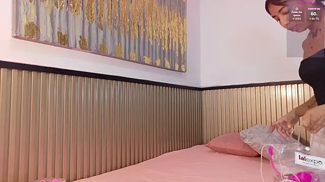 Scarlet Vixen  online show from February 25, 2026, 1:10 pm