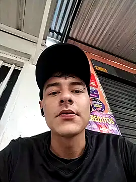 attractive-sexx online show from April 2, 2026, 5:21 pm