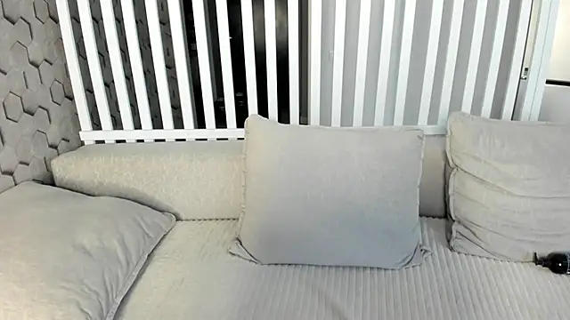 Snapshot of caelestisss chatting on March 8, 2026, 1:47 am caelestisss online show from March 8, 2026, 1:47 am