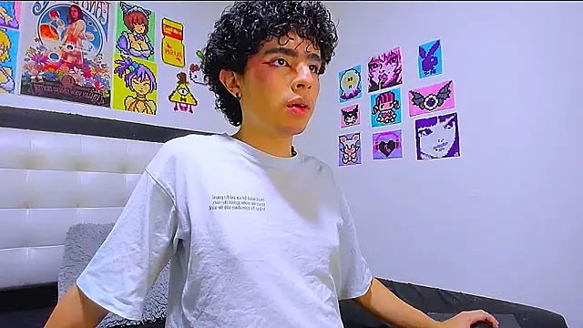 Snapshot of LuanRush_ chatting on March 3, 2026, 3:01 am LuanRush online show from March 3, 2026, 3:01 am