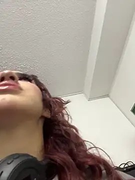 elodie rouge online show from February 14, 2026, 12:46 pm