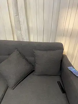 elodie rouge online show from April 1, 2026, 1:41 pm