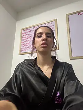 elodie rouge online show from May 20, 2026, 12:17 am