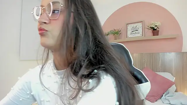 ivette swan online show from February 1, 2026, 2:21 am