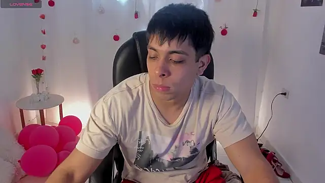 Snapshot of shooting_wilson chatting on February 13, 2026, 6:15 pm shooting wilson online show from February 13, 2026, 6:15 pm