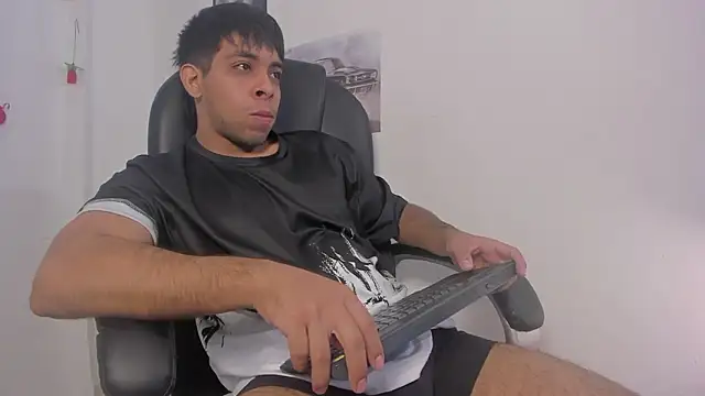 Snapshot of shooting_wilson chatting on March 4, 2026, 4:46 pm shooting wilson online show from March 4, 2026, 4:46 pm