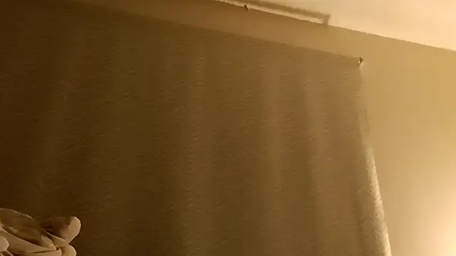 Snapshot of Raven__5 chatting on February 24, 2026, 4:21 am Raven 5 online show from February 24, 2026, 4:21 am