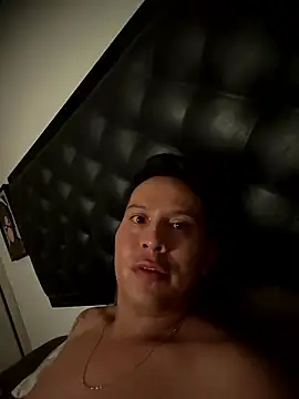 Snapshot of AndresPasDevil chatting on January 15, 2026, 4:17 am AndresPasDevil online show from January 15, 2026, 4:17 am