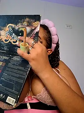 curly girl 31 online show from February 13, 2026, 6:48 pm