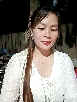 Snapshot of Bling_sexy chatting on February 22, 2026, 1:09 pm Bling sexy online show from February 22, 2026, 1:09 pm